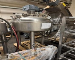 Maschine: DIVERSE  Edelstahltanks mit Rührwerk - diverse