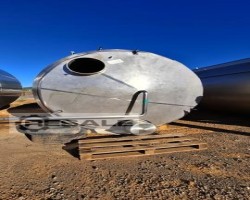 Maschine:  15.000 l. Edelstahltanks und Behälter