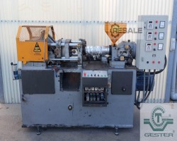 Maschine:   Kunststoff-Injektor