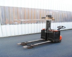 Maschine: BT Staxio Doppelstock Ameise