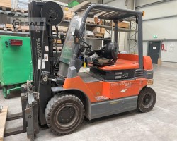 Maschine: TOYOTA 7FBMF45 