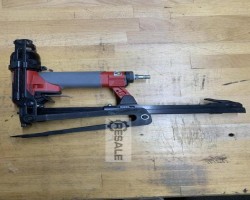 Maschine: SENCO F75LXP Druckluft Heftzange Hefter Klammerer