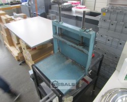 Maschine:   BLOCKLEIMPRESSE