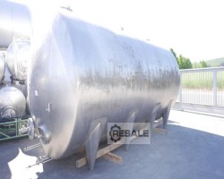Maschine:  31.000 Liter Lagertank auf 8 Füßen liegend aus V2A