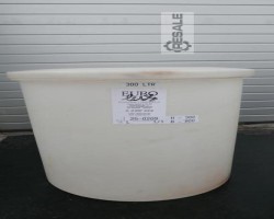 Maschine:  300 Liter GFK Lagertank von Entkalkungsanlage