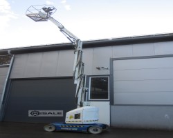 Maschine: JLG 12E Senkrechtmastbühne mit Teleskopausleger