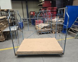 Maschine:   Möbel Corlette