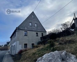 Maschine:   Gepflegtes Einfamilienhaus mit Garten  und  Stellplätz