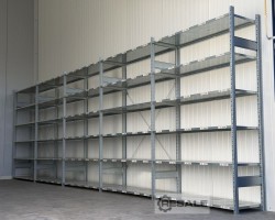 Maschine: SSI SCHäFER R 3000 Regallänge: 8,19 lfm. Fachbodenregale