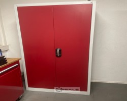 Maschine:   Werkbänke