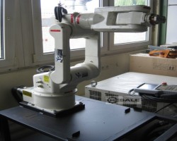 Maschine: D+E Yaskawa Motoman YR-SV3-J30
