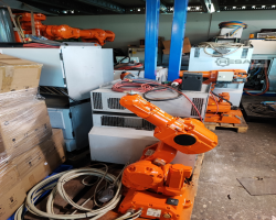 Maschine: ABB ROBOTICS IRB 140 IRC5 M2004 Industrieroboter