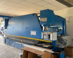 Maschine: TOMÁŠEK HOL-250/4000 CNC Abkantpressen