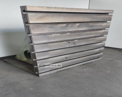 Maschine:  B 1250 x H 1600 mm Aufspannwinkel