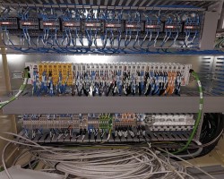 Maschine: HUSKY HN600 Kunststoffspritzgiessmaschinen