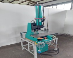 Maschine: TOX MCC 090.000 Pneumatische Pressen
