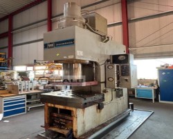 Maschine: WMW PYE 250 S1M Hydraulische Einständer-Ziehpressen