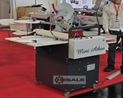 Maschine: APR SOLUTIONS Mini Athos halbautomatische Klebeband Aufspendemaschine