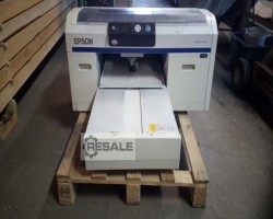 Maschine: EPSON / SCHULZE SureColor SC-F2000, Pretreatma Textildirektdrucker (DTG) mit Vorbehandlungsmaschi