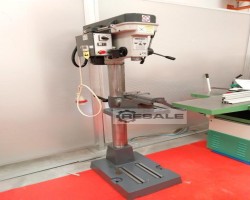 Maschine: SERRMAC V 22 Ständerbohrmaschinen