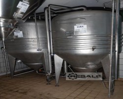 Maschine:  2.750 Liter Hefetank/ Lagertank mit Kühlmantel