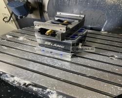Maschine: LANG TECHNIK 47205+45400+45763+44100 Schraubstöcke