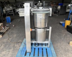 Maschine: ROBOT COUPE R60 Vertikaler Schneidermischer