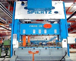 Maschine: SPIERTZ F2E32-22 Mechanische Pressen