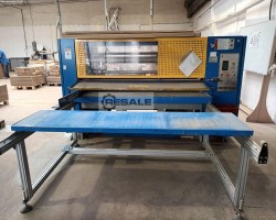 Maschine:  FQJ-1800 Wabenplatten Schneidemaschine