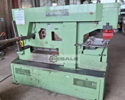 Maschine: MUHR + BENDER (MUBEA) HIW 1000 Stanzmaschinen