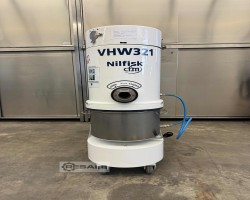 Maschine: NILFISK VHW 321 L Vakuum Staubsauger