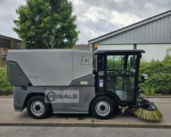 Maschine: KäRCHER MC250 Kehrmaschinen
