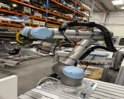 Maschine: UNIVERSAL ROBOTS UR5-CB3.1 Industrieroboter