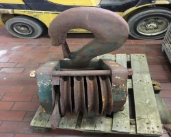 Maschine:  Stahl Kranhaken