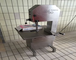Maschine: MADO Selekta Bandsägen