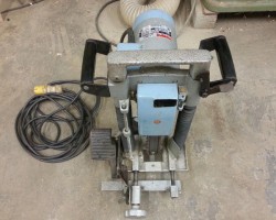 Maschine: MAKITA 7101 Kettenfräsen
