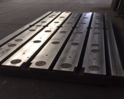 Maschine:  300x3.000x1.500 Aufspannplatten