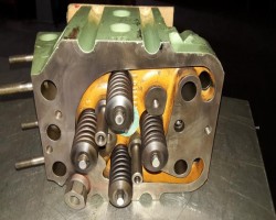 Maschine: WäRTSILä SACM / POYAUD UD25 Zylinderkopf