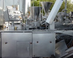 Maschine: BENHIL 8205 Copparapid Becherabfüllanlagen