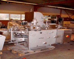 Maschine: BENHIL 8340 Multipack Abfüll- und Einwicklermaschine