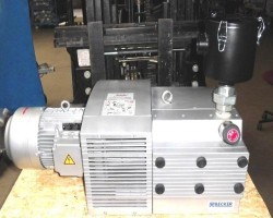 Maschine: BECKER KVT 3.140 140m³/h Trockenlaufend Vakuumpumpe