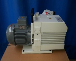 Maschine: LEYBOLD Trivac D 16 B Vakuumpumpe 16 m³/h 2 Stufig